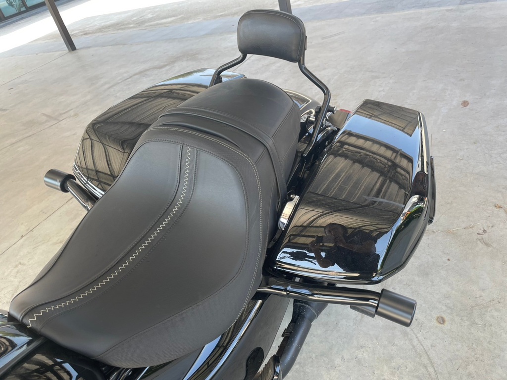 Road Glide 2024 Vivid Black