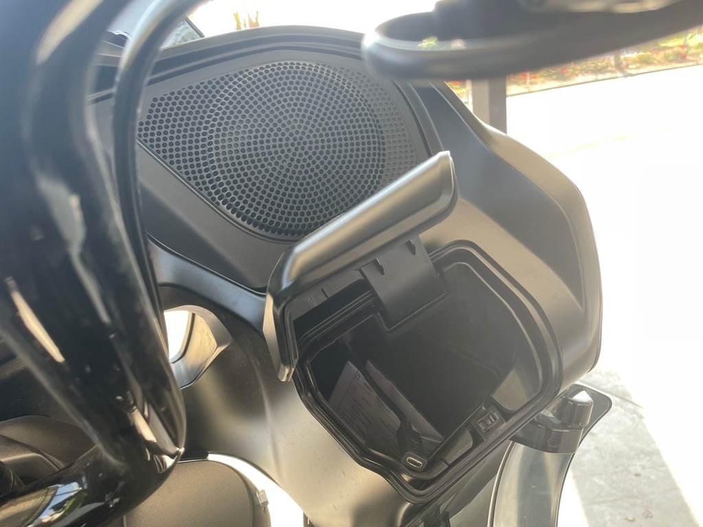 Road Glide 2024 Vivid Black
