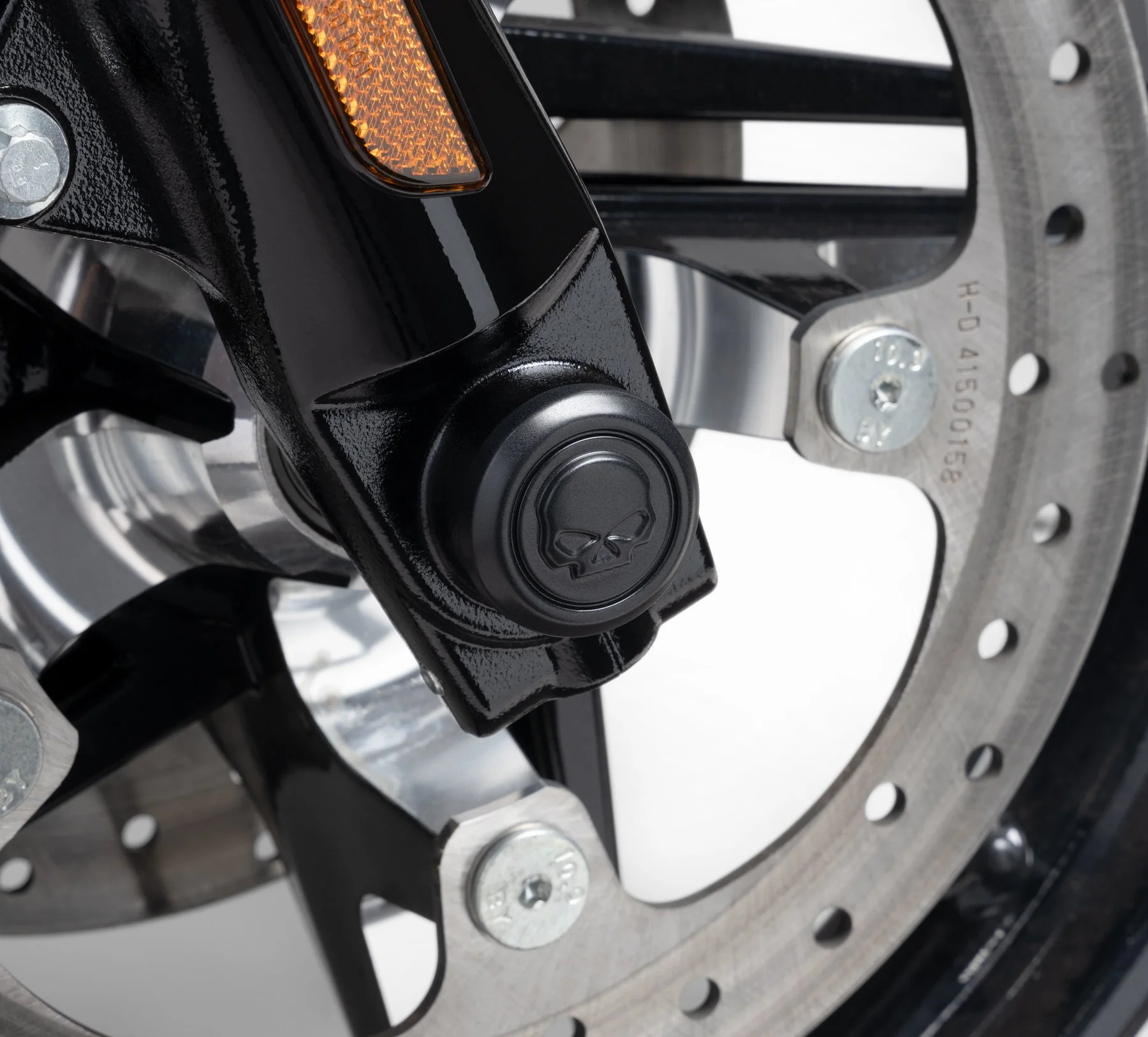 [43000317] KIT,AXLE,NUT,CVR,FR,SKULL,BLACK