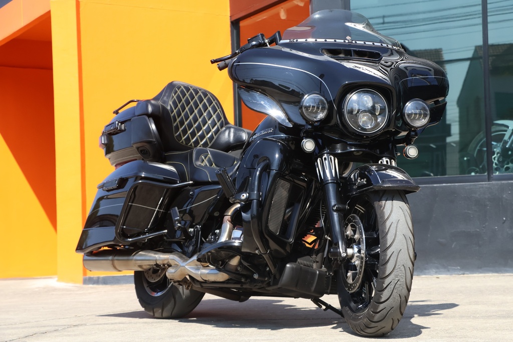 Eletra Glide Utra Limited 2015 Vivid Black 